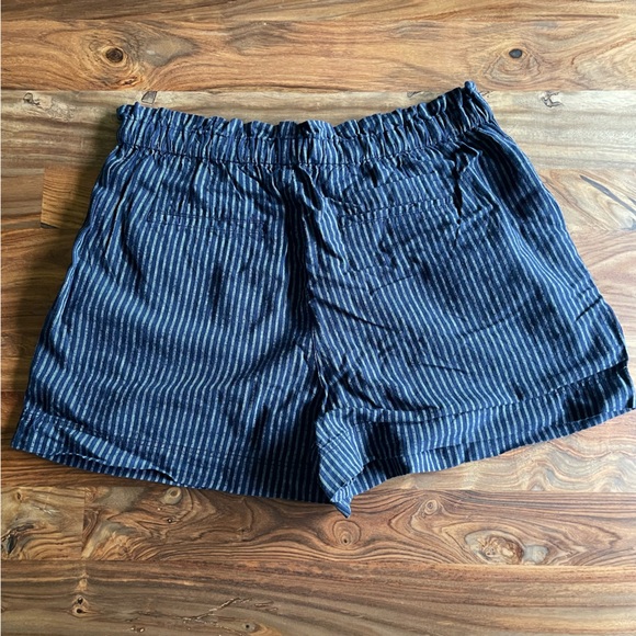 NWT NEVER WORN | Uniqlo Women Linen Cotton Shorts, Blue with stripes, Size XL - Picture 15 of 16